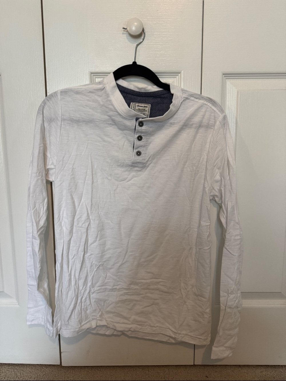 Men's White Long-Sleeve Henley Shirt - Classic Casual